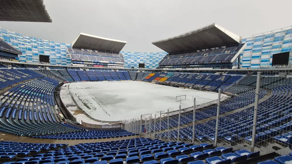 Imagen ¡Una auténtica joya! Estadio de la Liga MX se pinta de blanco tras caída de granizo (+Fotos)