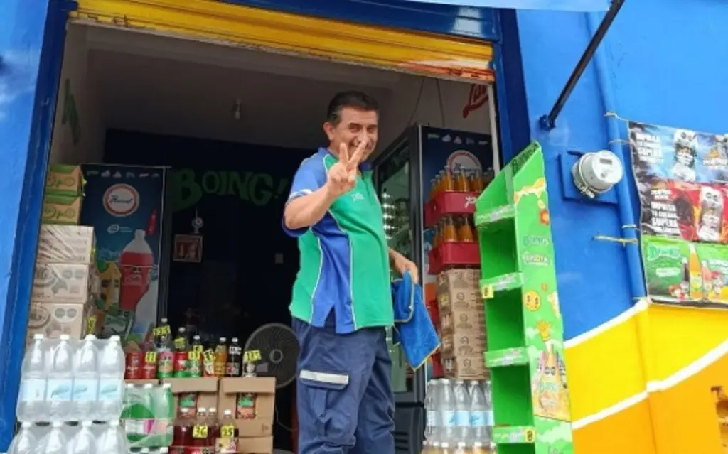 Imagen Repartidor de jugos veracruzano ganó premio internacional al mejor poeta