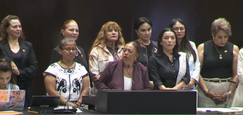Imagen Diputada de Morena defiende el 'hacer trampa'. Esto reveló en tribuna (+Video)