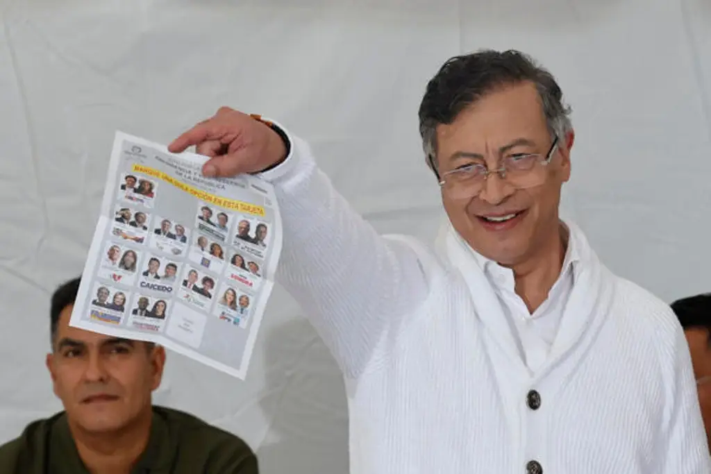 Imagen Gustavo Petro acusa presuntas irregularidades durante elección presidencial en Colombia