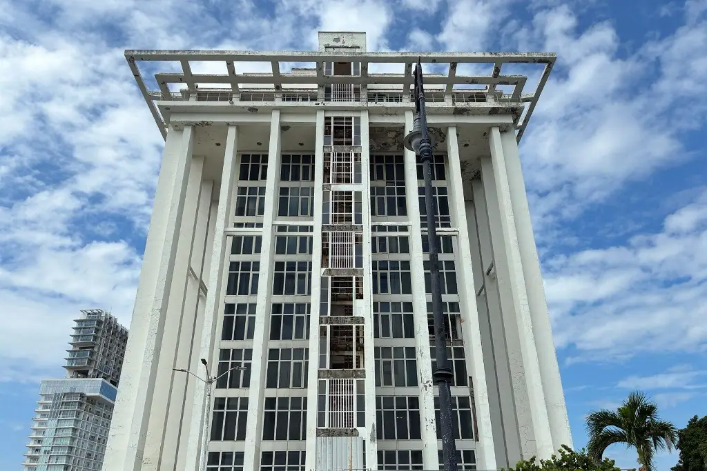 Imagen No podemos dejar que la Torre de Pemex sea destruida: familia del constructor