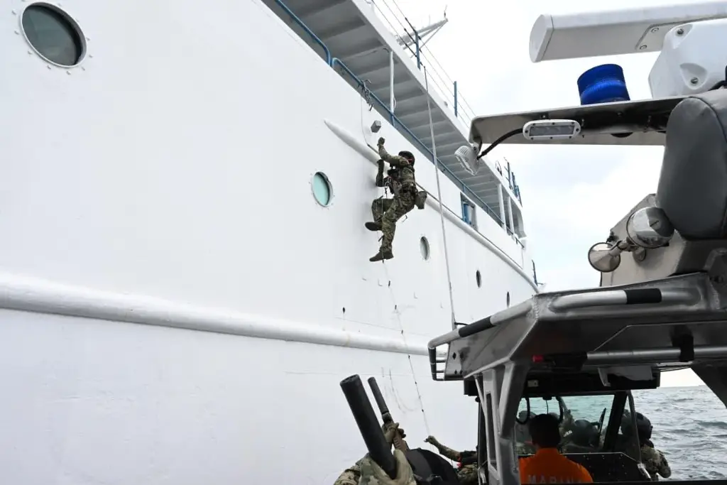 Imagen Marina realiza operaciones para interceptar embarcaciones vinculadas al narco