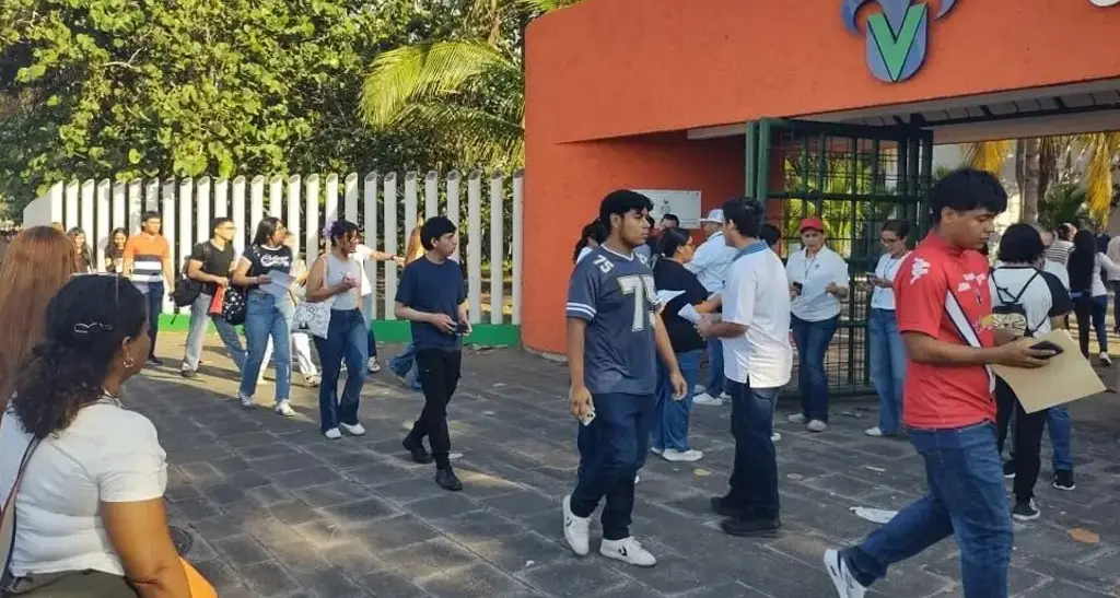 Imagen No habría piso parejo si se elimina examen de admisión de la UV: Padres de Familia