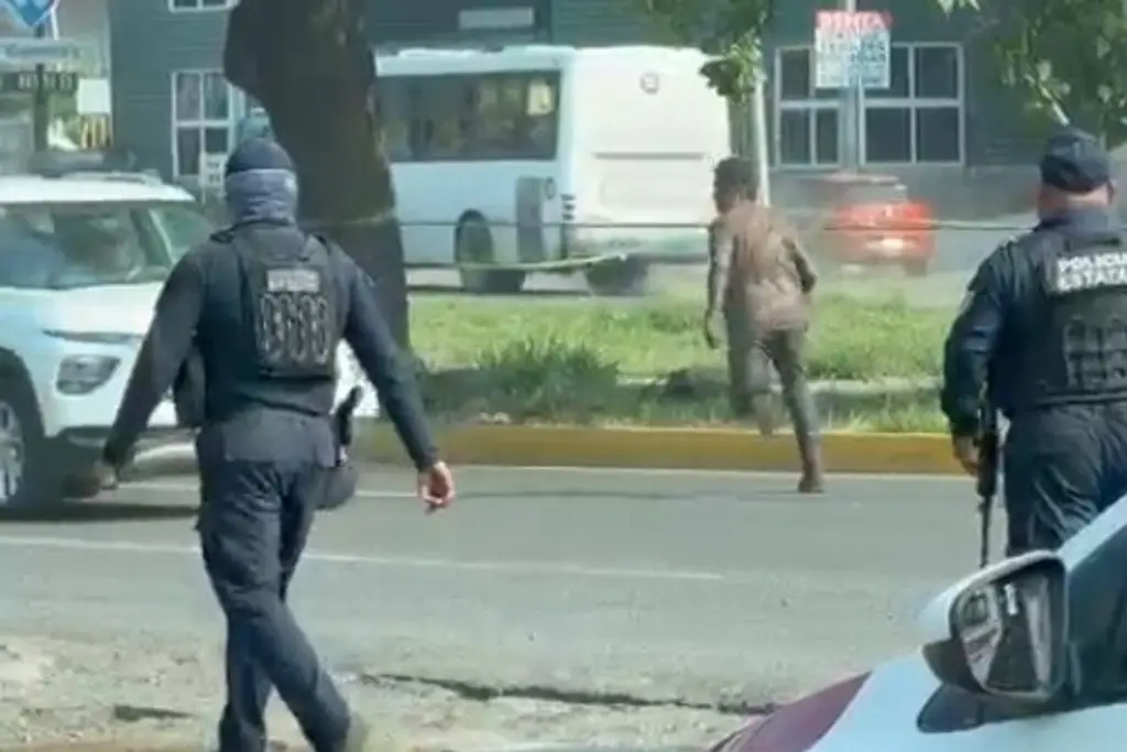 Imagen Sorprenden a presunto ladrón de cable en registro de CFE; al salir ocurre algo inesperado (+ video)