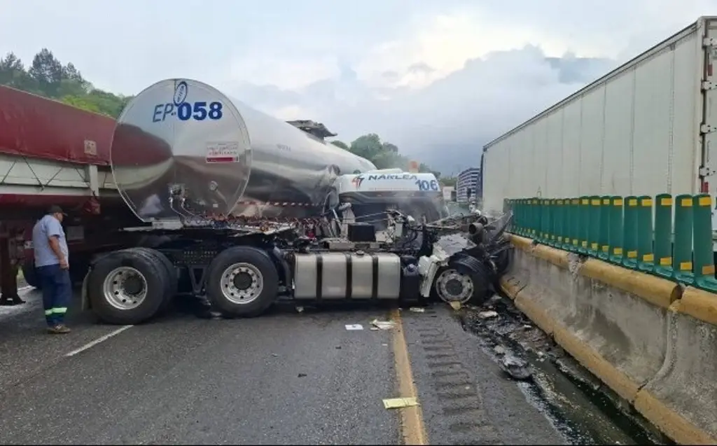 Imagen Accidente múltiple en autopista de Veracruz; esto se sabe 