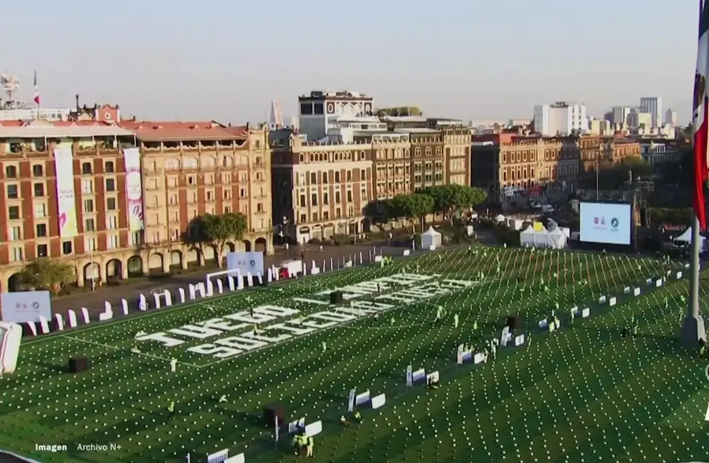 Imagen ¿Dónde están 22 mil metros de pasto sintético que usaron en Zócalo de CDMX?