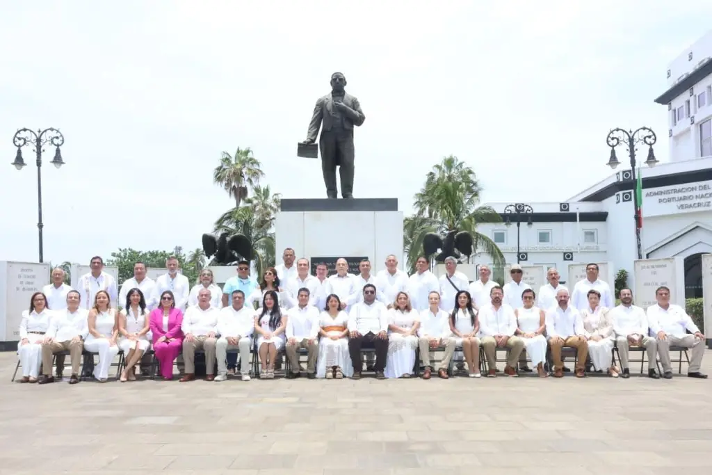 Imagen Estrechan lazos profesionales y de amistad liderazgos jurídicos en Veracruz