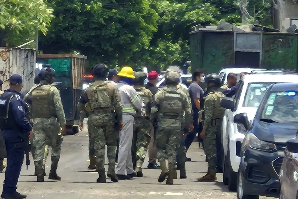 Imagen Operativo por zona de mercados de Veracruz; revisaron comercios, hasta CFE acudió 