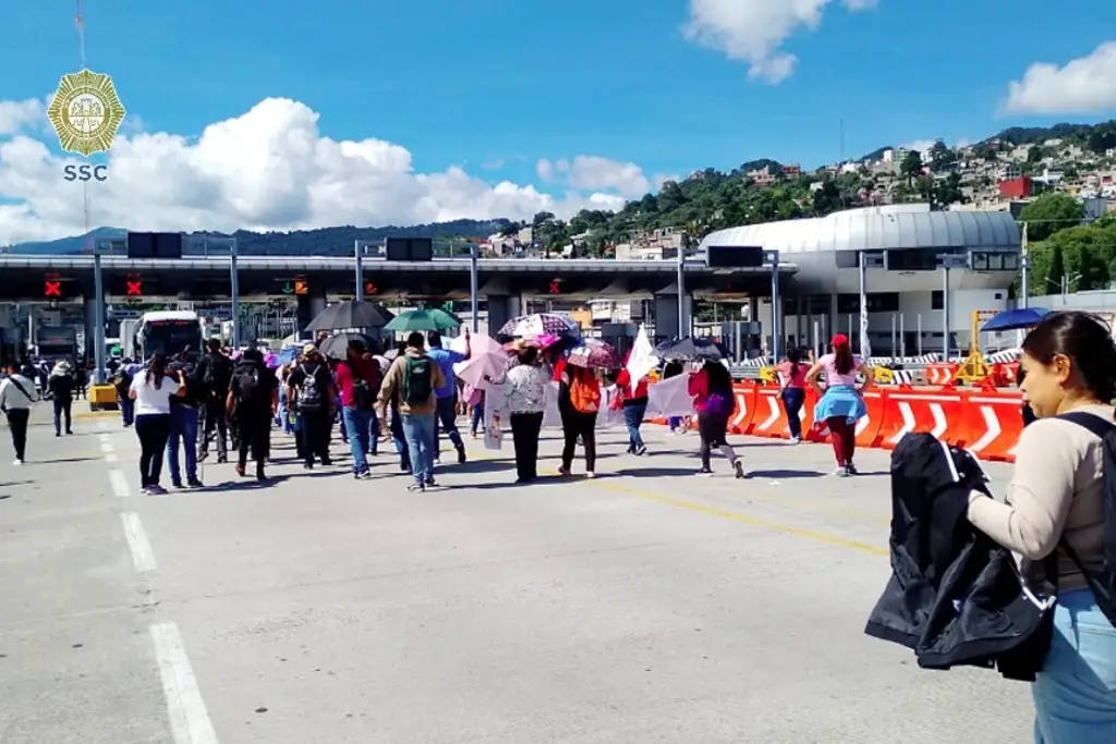 Imagen Toma CNTE caseta de la México-Cuernavaca