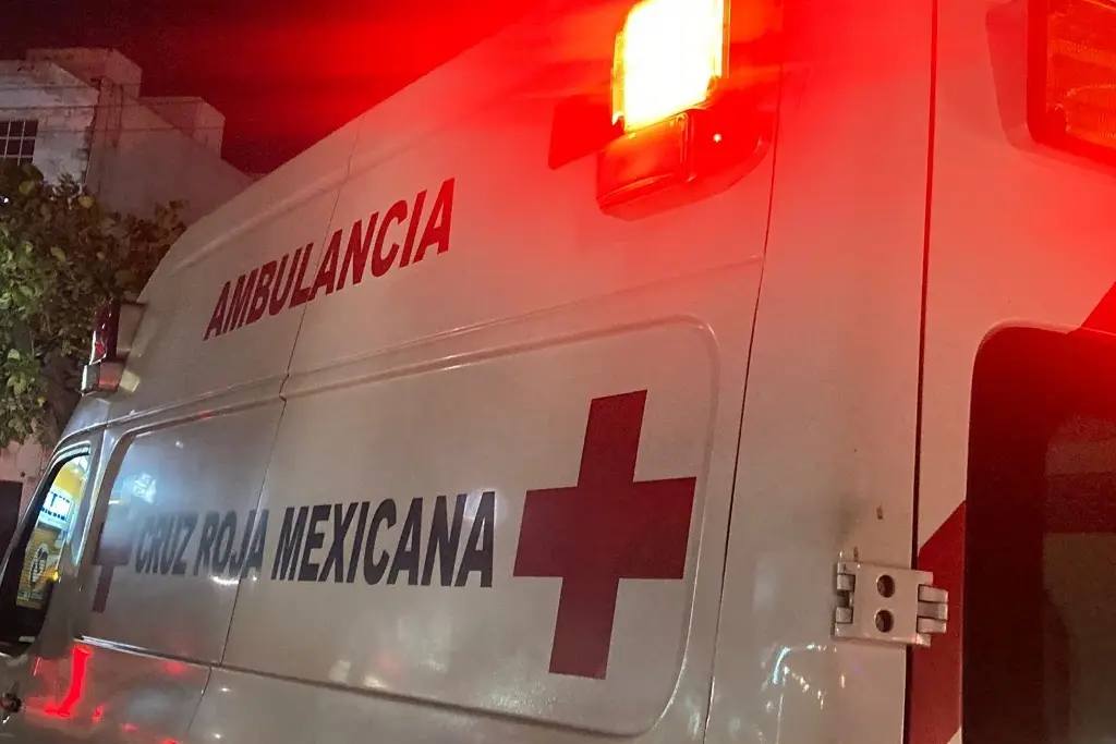 Imagen Aparatoso accidente en fraccionamiento de Veracruz; hay una lesionada 