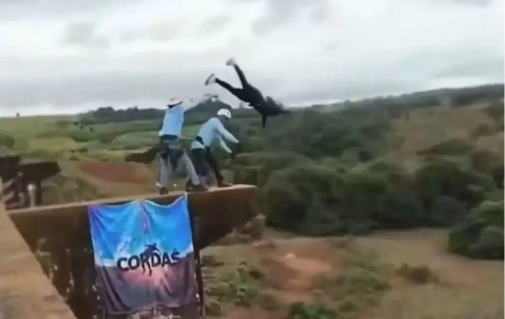 Imagen Se quedan en prisión los 3 trabajadores del bungee donde murió joven en Brasil