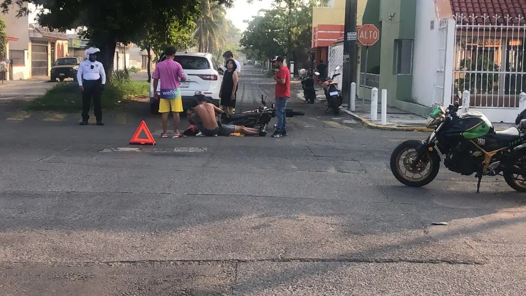 Imagen Chocan camioneta y moto en Veracruz 