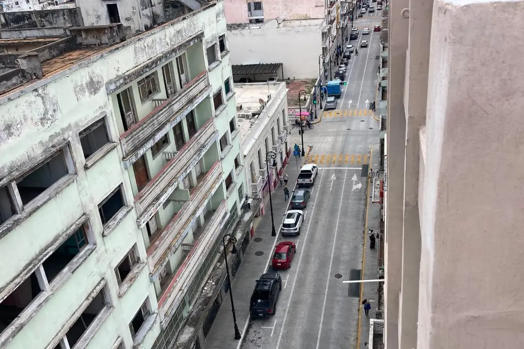 Imagen ¿Pasas por este lugar del Centro de Veracruz? Cuidado, vecinos alertan de peligro en calle