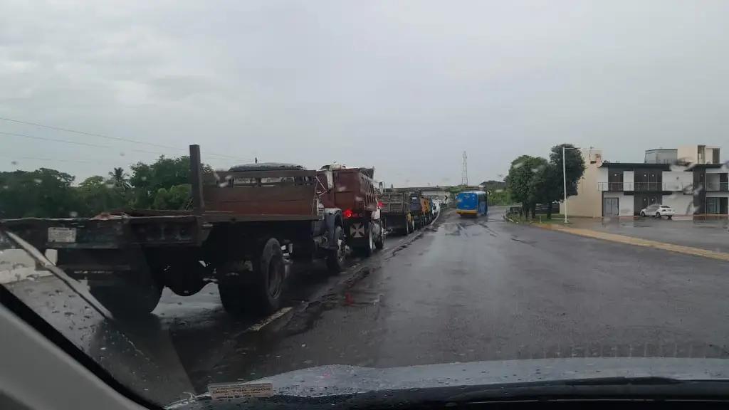 Imagen Reportan presencia de transportistas en tramo La Laguna-Paso del Toro-Santa Fe