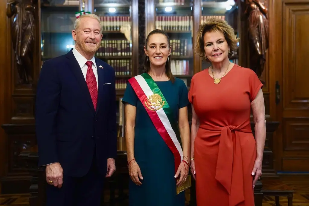 Imagen Embajador de EU felicita a Sheinbaum por su cumpleaños: 'Espero seguir trabajando juntos'