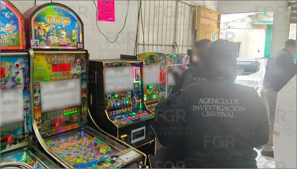 Imagen Aseguran máquinas tragamonedas en cateo en Veracruz 