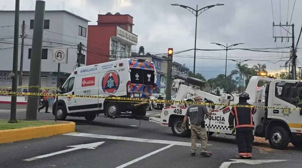 Imagen Deja tres lesionados choque de ambulancia en Orizaba 