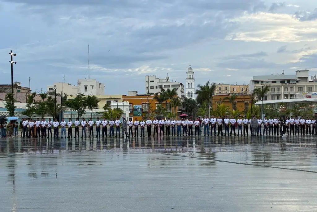 Imagen ¿Quiénes son estos niños y jóvenes? Se graduaron con formación militar y ya son cadetes en Veracruz