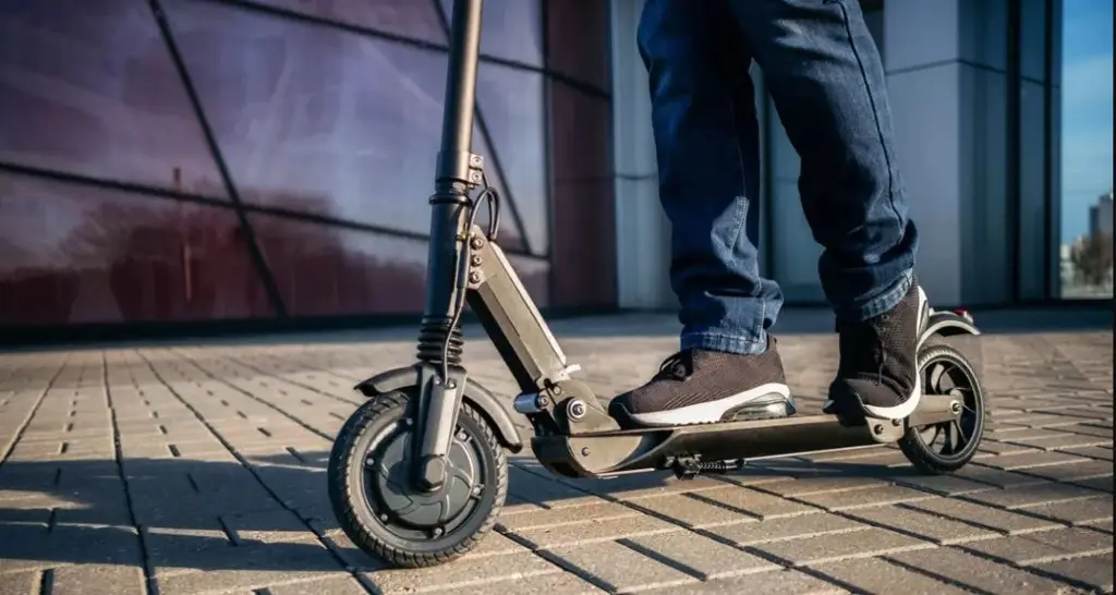 Imagen Se vienen las multas: scooters eléctricos en la CDMX necesitarán placas a partir de esta fecha