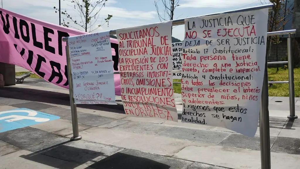 Imagen Colectiva se manifiesta en Orizaba; piden esto