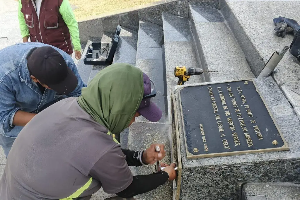 Imagen Rehabilitan Obelisco a los Héroes Caídos de 1914 en Veracruz