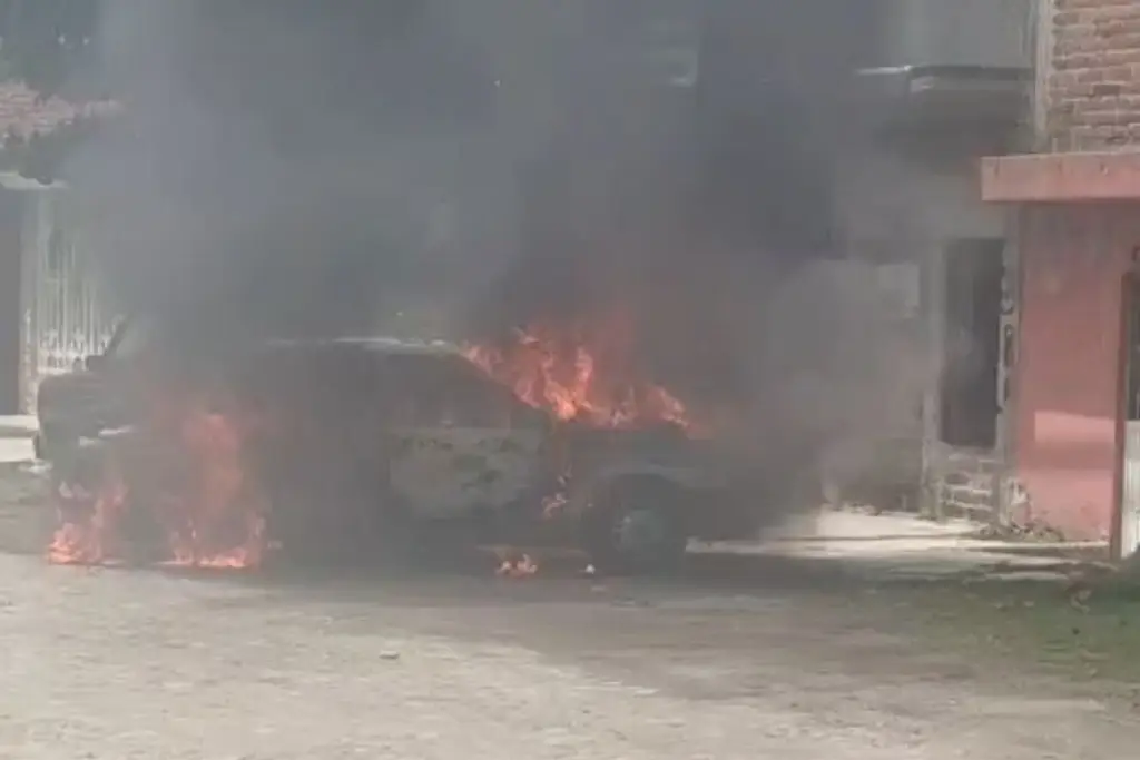Imagen Escala violencia en Apatzingán; incendian tres taxis en menos de 24 horas