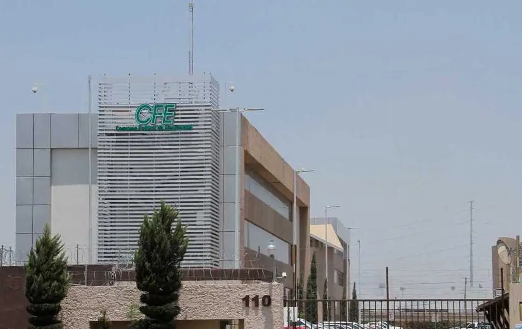 Imagen Explota presunto artefacto casero frente a oficinas de la CFE en Gómez Palacio