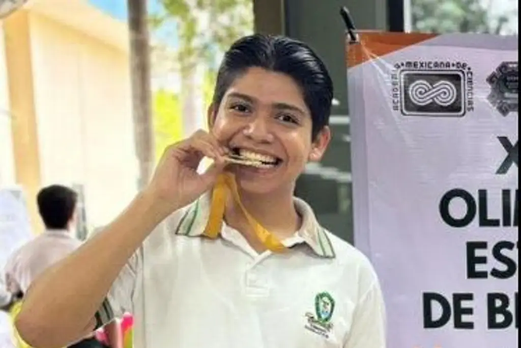 Imagen Él es el joven que logró el primer lugar en examen de la UV para Médico Cirujano