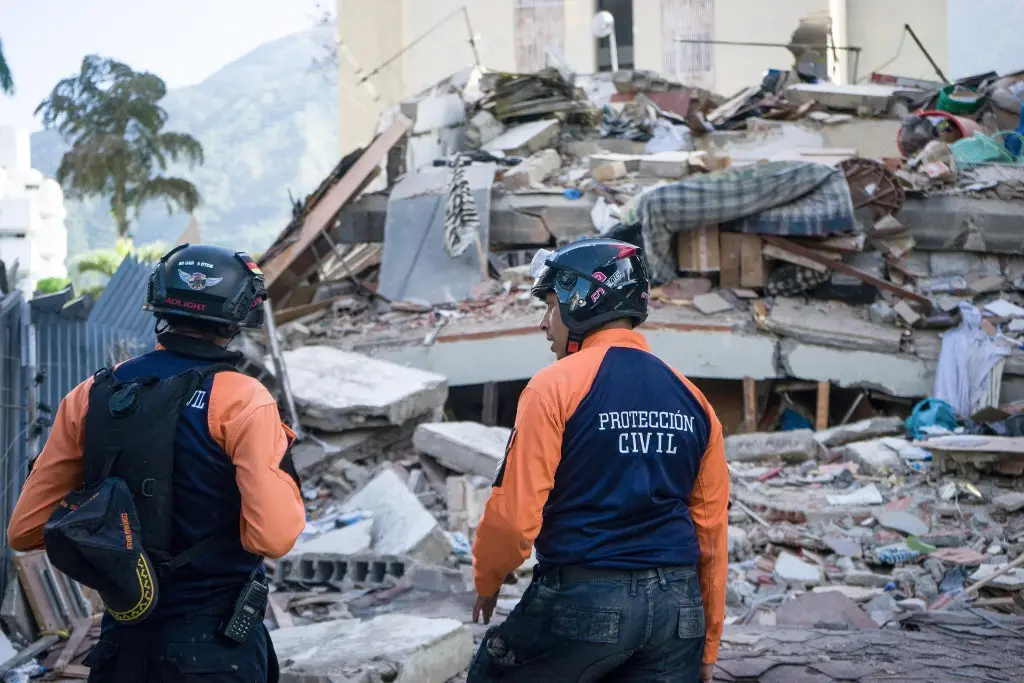 Imagen Colapsa parcialmente un colegio en Caracas nueve días después de los terremotos