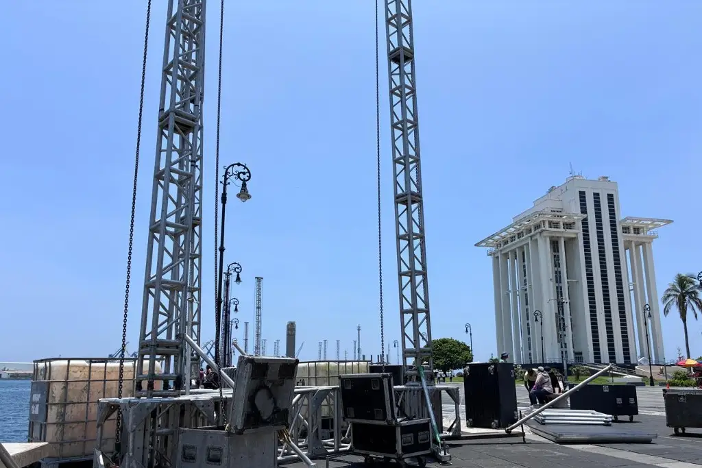 Imagen Instalan pantallas en el malecón de Veracruz para el México Vs Inglaterra; esto debes saber para poder entrar 