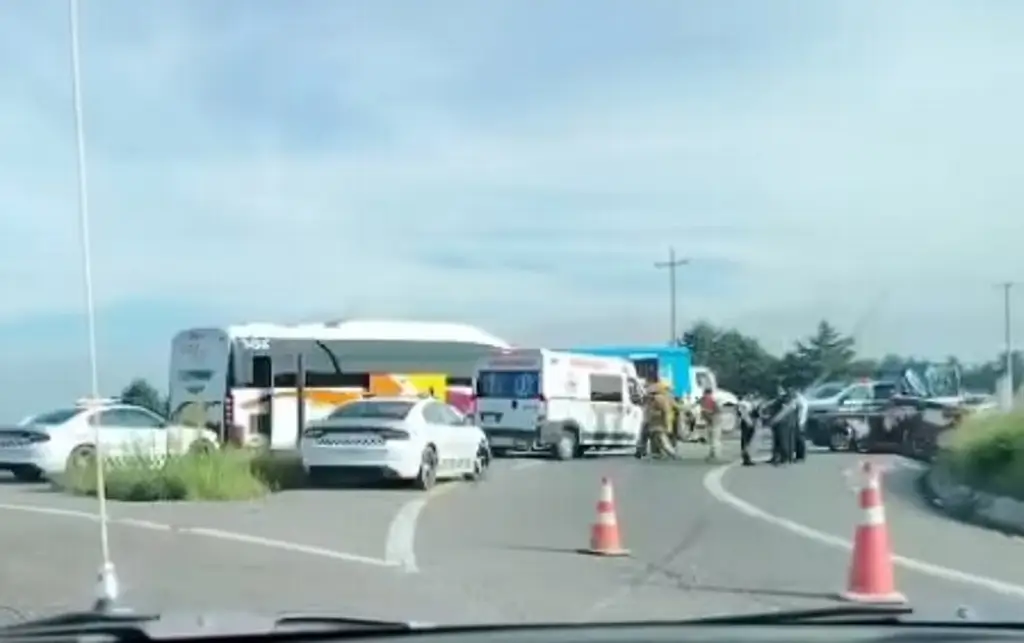 Imagen Mueren 3 personas en fatal accidente en carretera de Veracruz