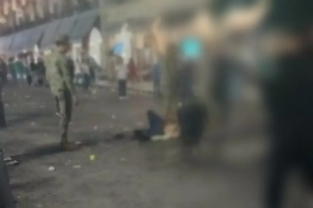 Imagen Joven cae al pavimento tras partido del Mundial México - Inglaterra, en Córdoba