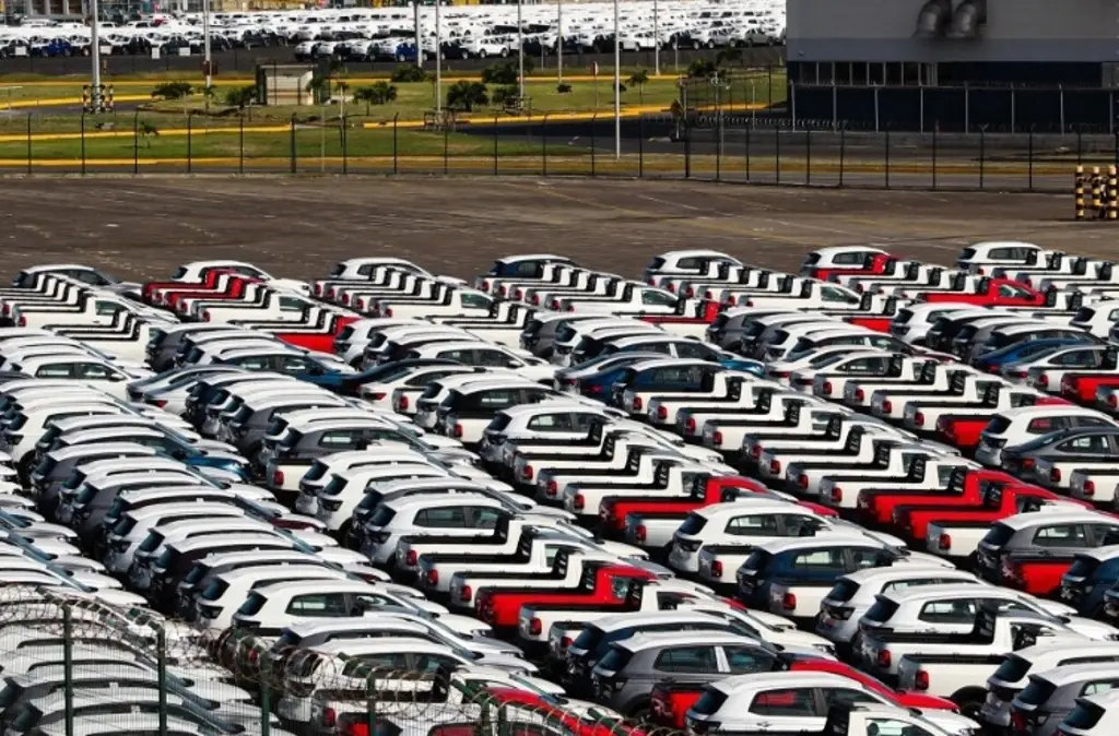 Imagen Empresa de autos moverá su producción a EU ¿Qué pasará con empleos en México?