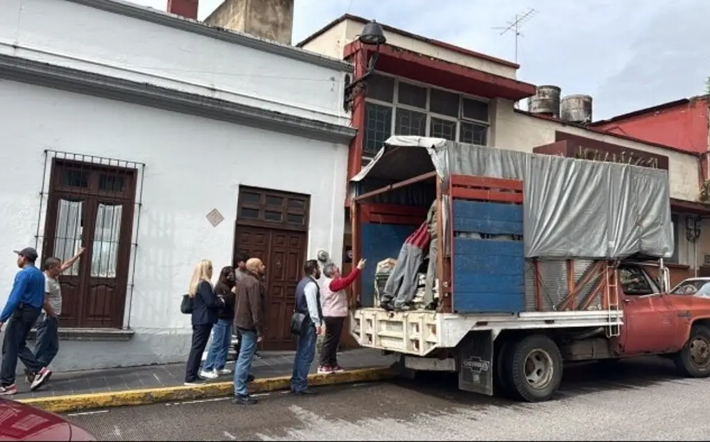 Imagen Desalojan en Xalapa la Notaría 31 de Fernando Charleston Salinas, ex funcionario