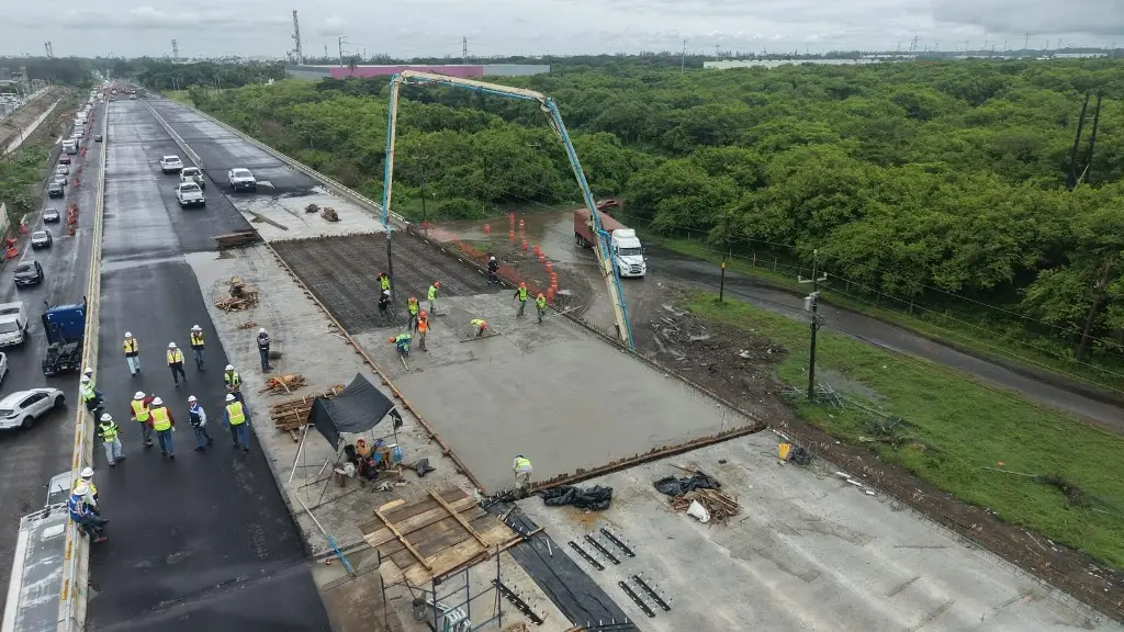 Imagen Avanza obra de acceso al puerto de Veracruz; en esta fecha estaría lista