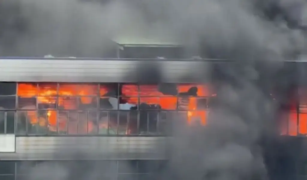 Imagen Devastador incendio en fábrica de zapatos en China deja al menos 28 muertos