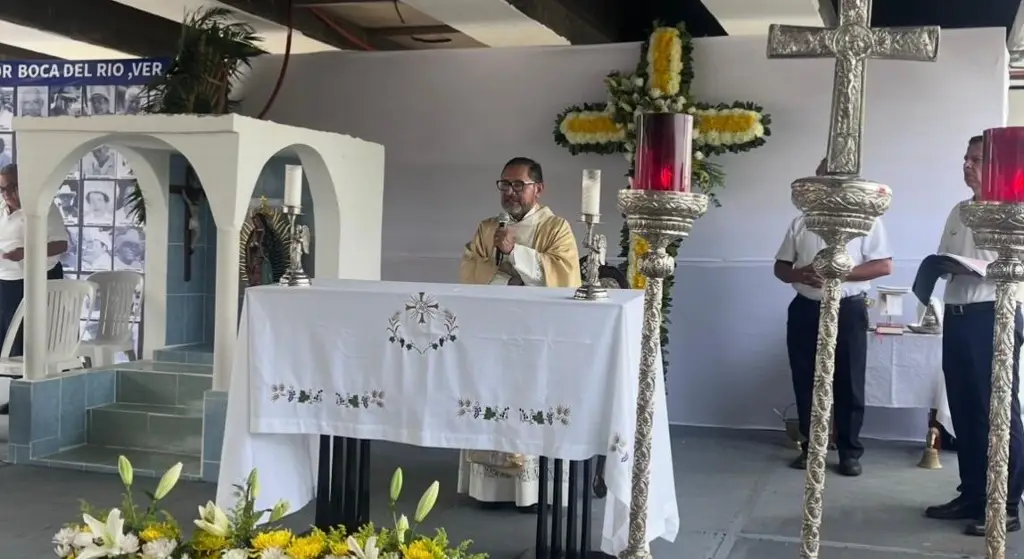 Imagen 30 años celebrando esta tradicional ceremonia religiosa en Boca del Río 