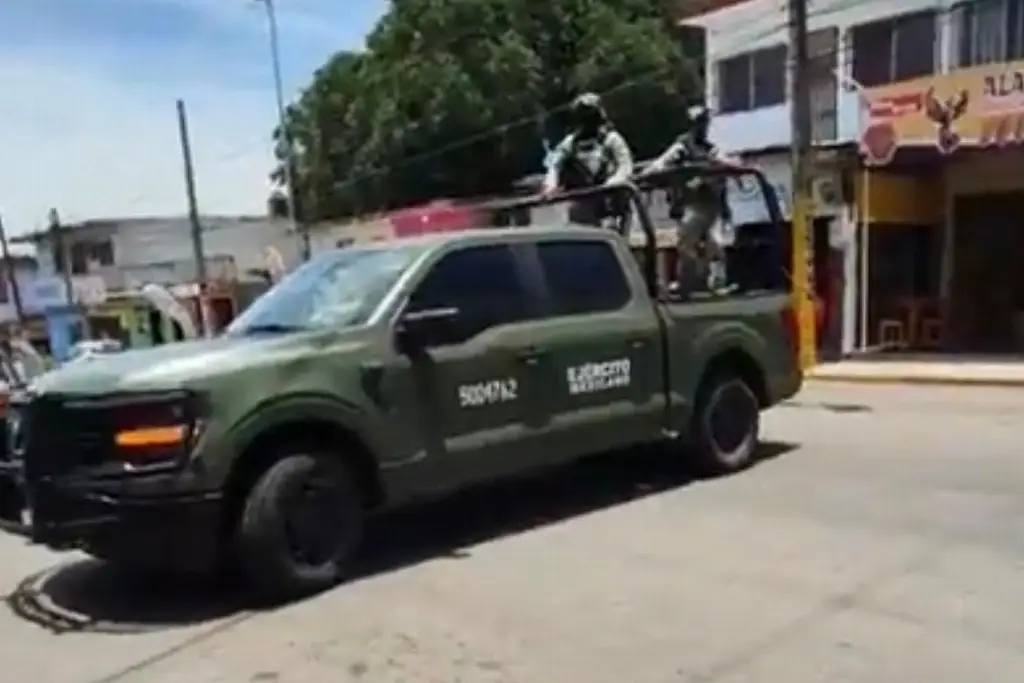 Imagen Fuerte movilización policiaca cerca del centro comercial en Veracruz 
