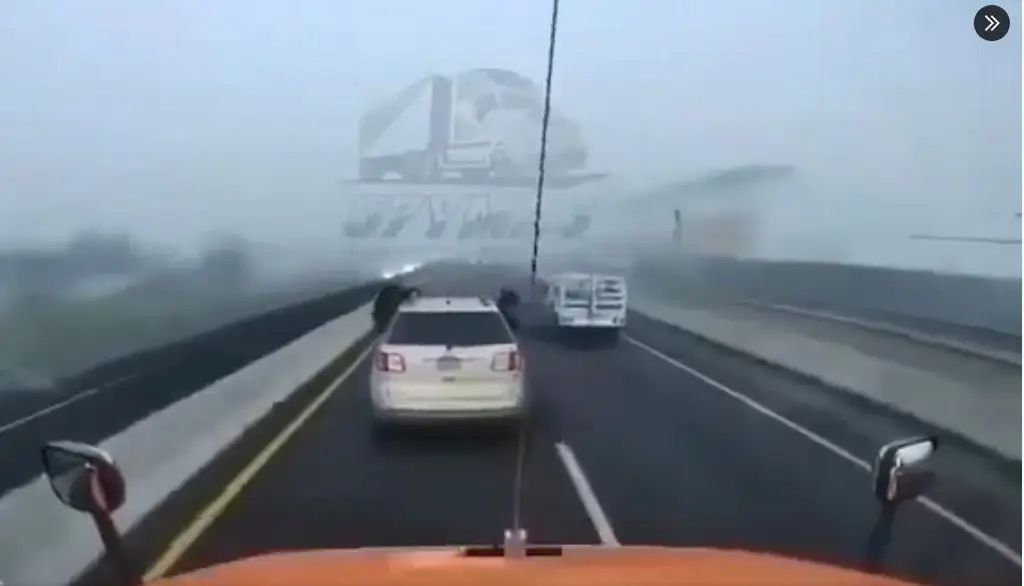 Imagen Trailero graba momentos de tensión durante intento de asalto en carretera de Guanajuato