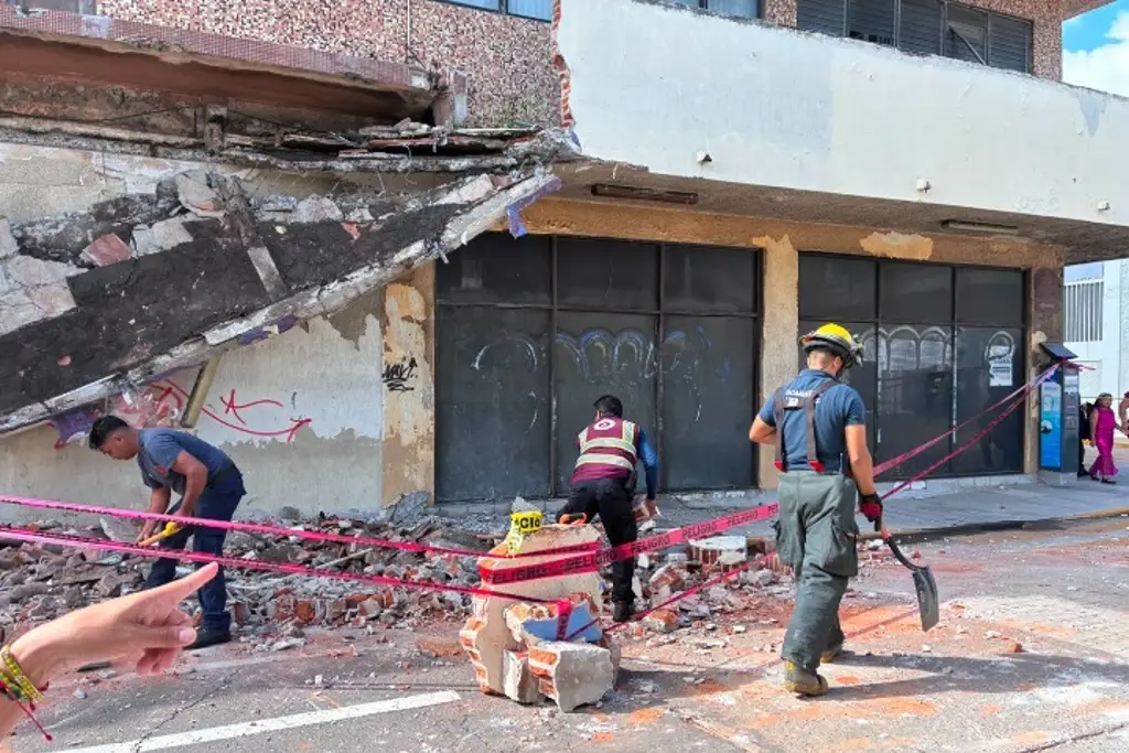 Imagen ¿Multarán a dueño de edificio donde se desplomó balcón en Veracruz?  