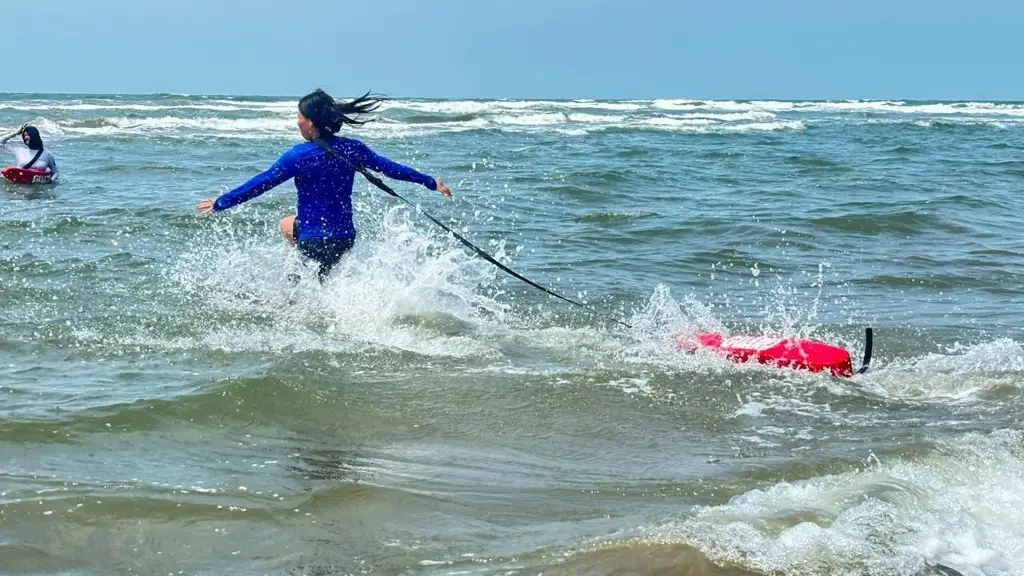 Imagen Capacitan a guardavidas para reforzar seguridad en playas de Veracruz