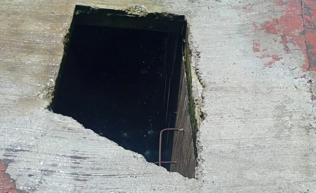 Imagen Advierten de peligrosa alcantarilla sin tapa en zona inundable de Veracruz