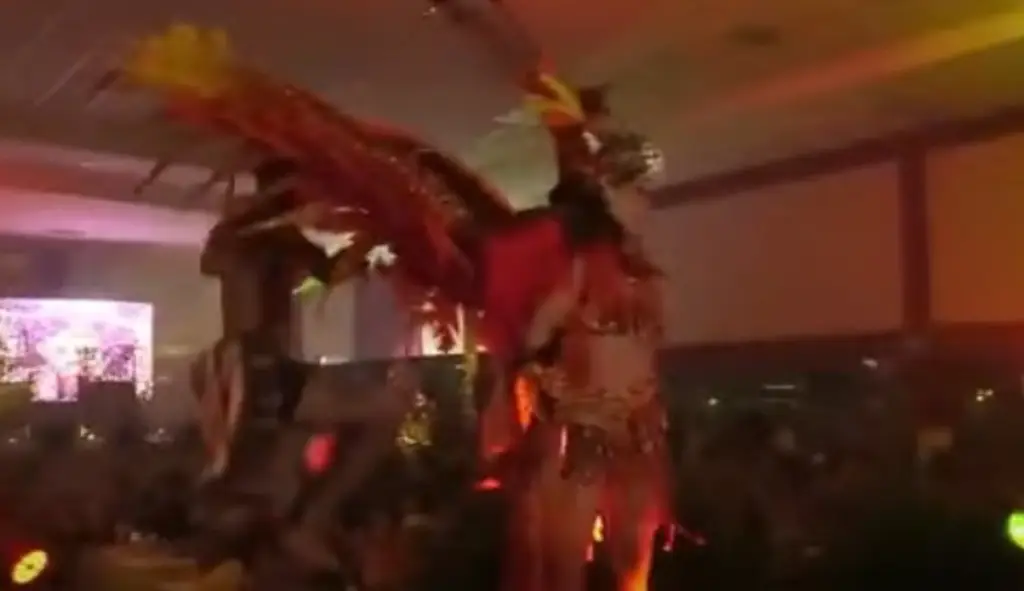 Imagen Se desploma escenario en elección de Reina del Carnaval en Yanga, Veracruz (+Video)