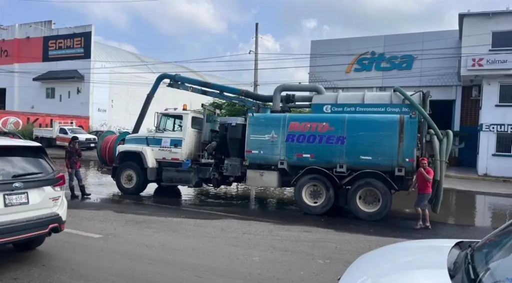 Imagen Continúa caos vial en carretera federal por el puente de las amapolas