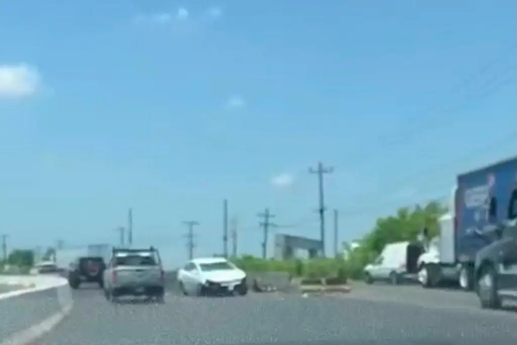 Imagen Así terminó un automóvil tras salirse del camino en la 