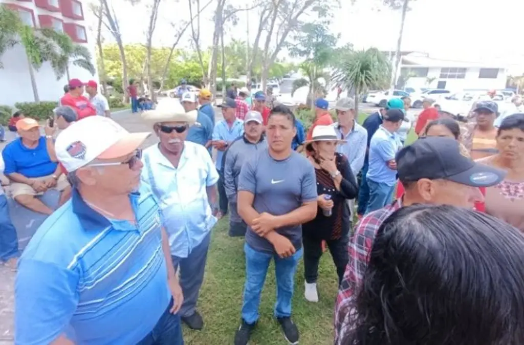 Imagen Pescadores denuncian derrame en río Papaloapan: afecta más de 50 kilómetros
