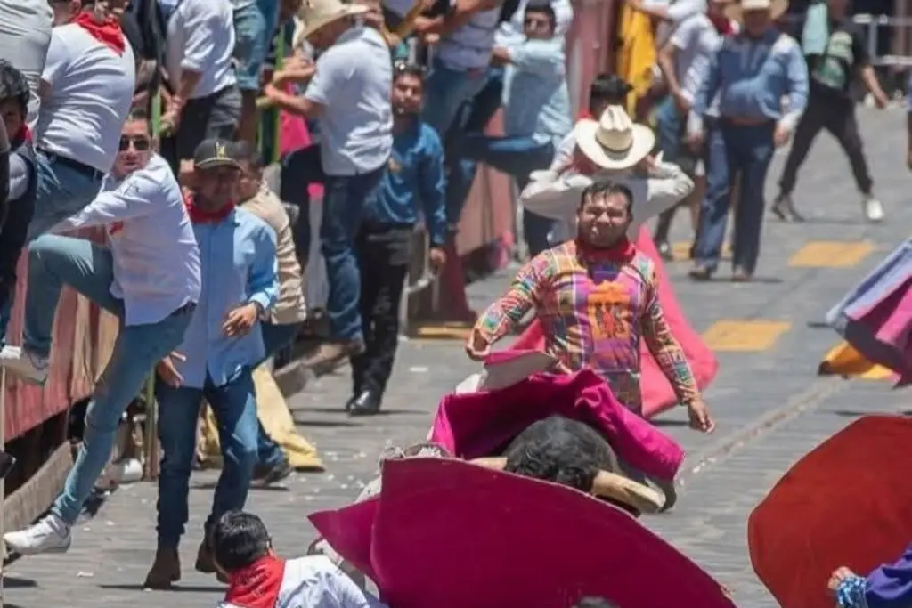 Imagen 'Capea de Toros' de Xico, entre críticas por maltrato y defensa por tradición