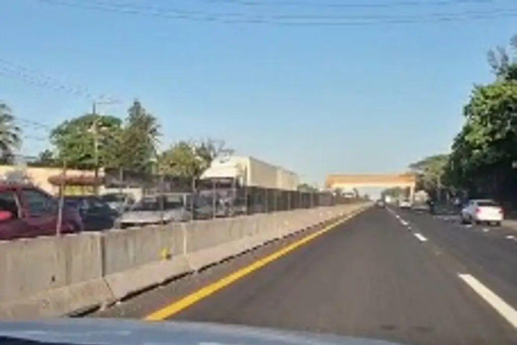 Imagen Se registra impresionante caos vial en autopista Veracruz - Cardel; esta es la razón 