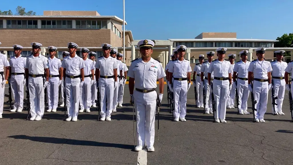 Imagen Dejaron a su familia por un sueño; hoy se graduarán de la Armada de México 
