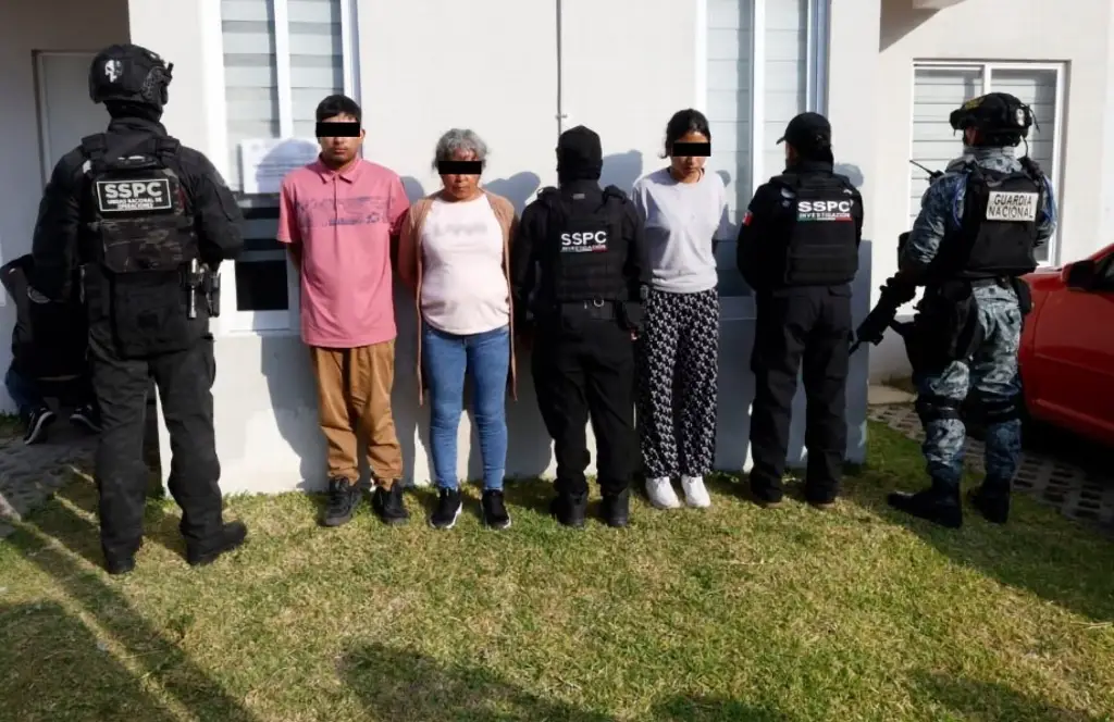 Imagen Familia entera fue detenida en operativo de fuerzas federales